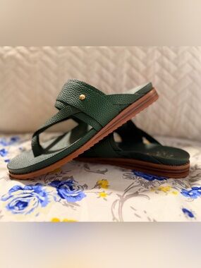 Green Leather FlexStep Crisscross Slide Sandals